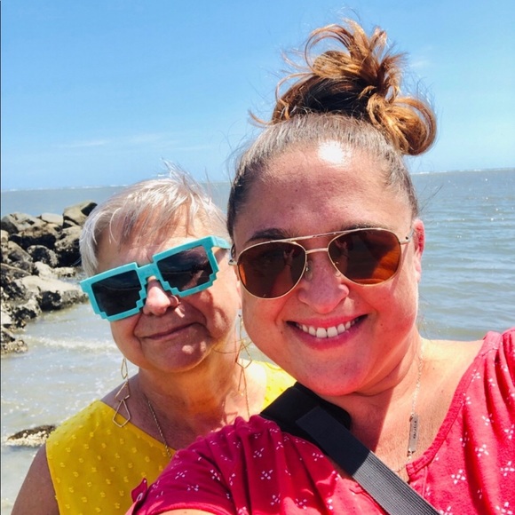 Helping you dress to impress for less! - Picture 2 of 4